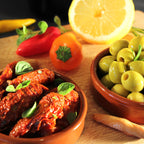 SOMMER IN SPANIEN - Präsentkorb mit Sangría & spanischen Knabbereien