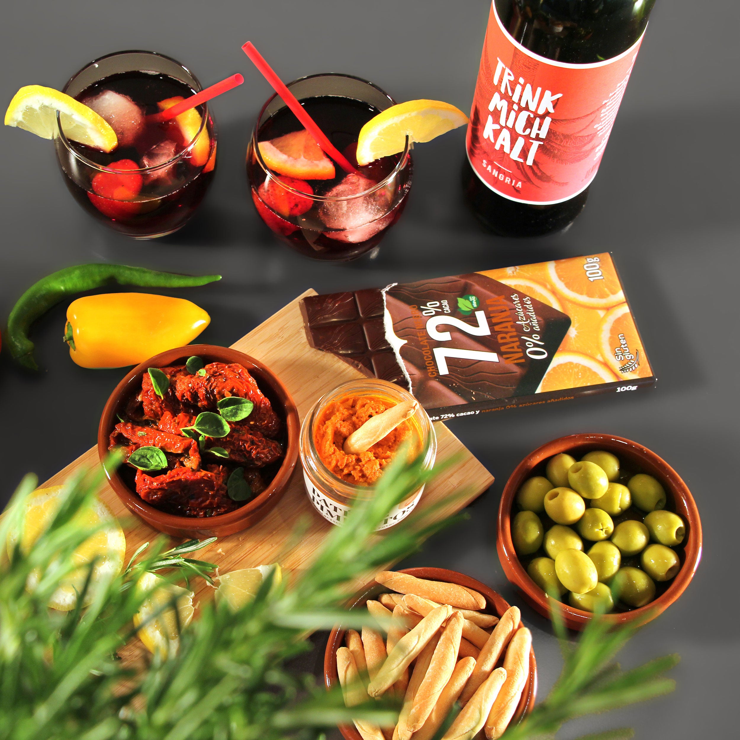 SOMMER IN SPANIEN - Präsentkorb mit Sangría & spanischen Knabbereien