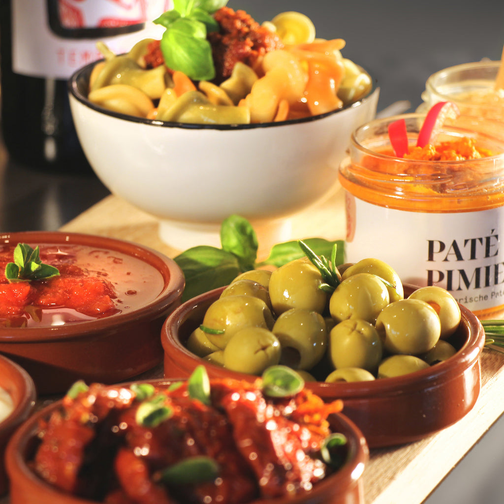 VIVA - Präsentkorb mit feiner Kost & Rotwein aus Spanien