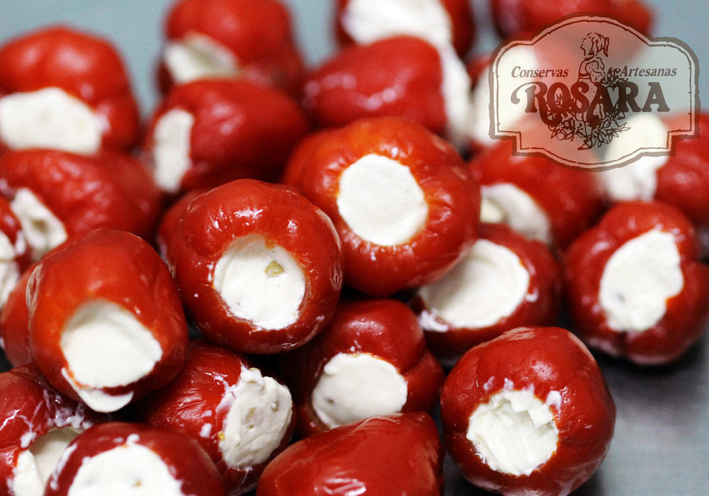 Pimiento cherry Queso - Mini-Paprika gefüllt mit Käse und Mandeln