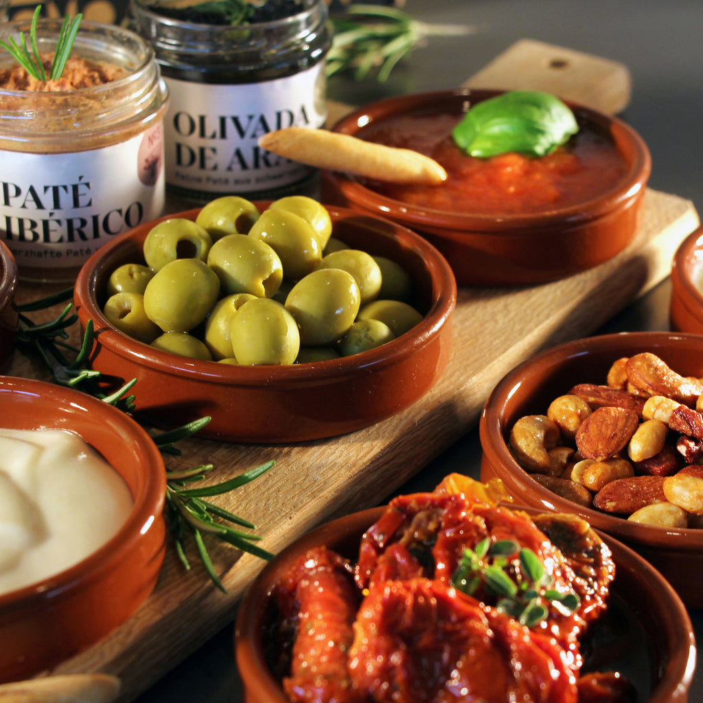 TAPAS-ABEND FÜR ZWEI - Delikatessen-Präsentkorb mit Tapas aus Spanien